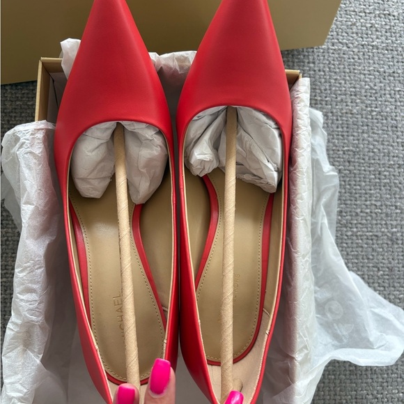Michael Kors Leather Pointed-Toe Pumps – Size 8 – NWT with Box (Not Outlet) - Picture 5 of 12